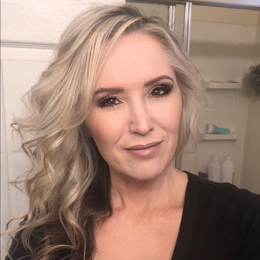 Meet your Posher, Charlotte